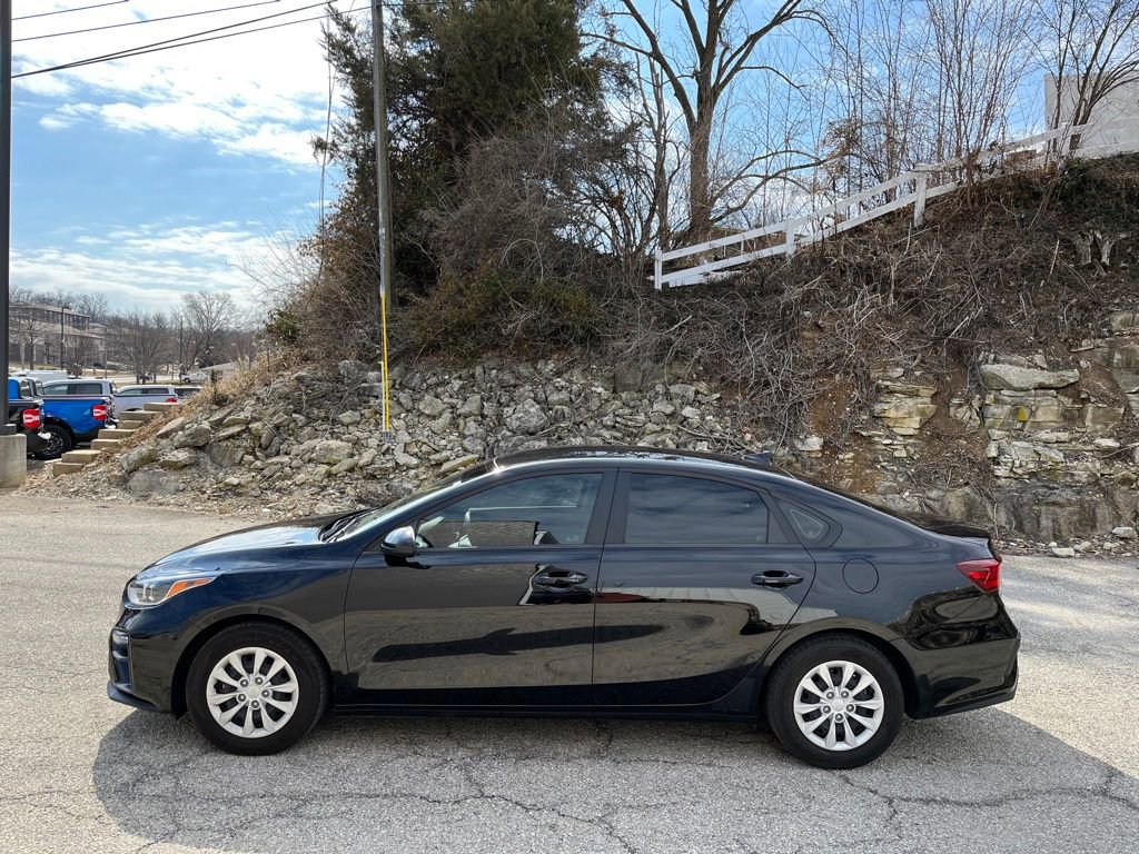 Used 2021 Kia Forte Sedan image 2