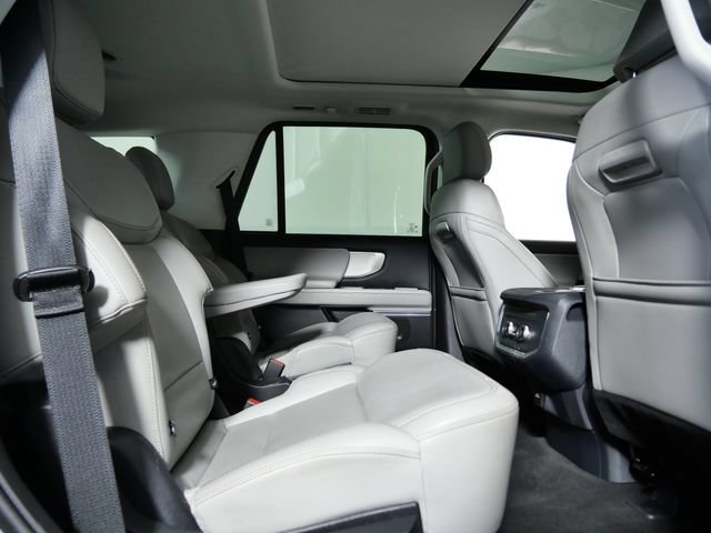 Certified 2025 Ford Expedition Active AWD/4WD image 12