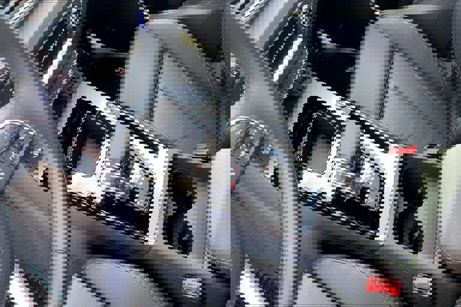 Used 2024 Audi Q5 2.0T Premium w/ Summer of Audi Package image 16