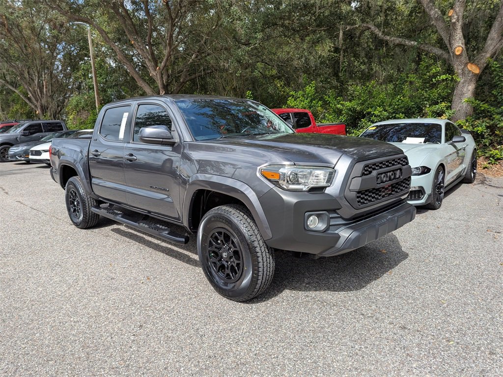 Used 2020 Toyota Tacoma 2WD Double Cab image 2
