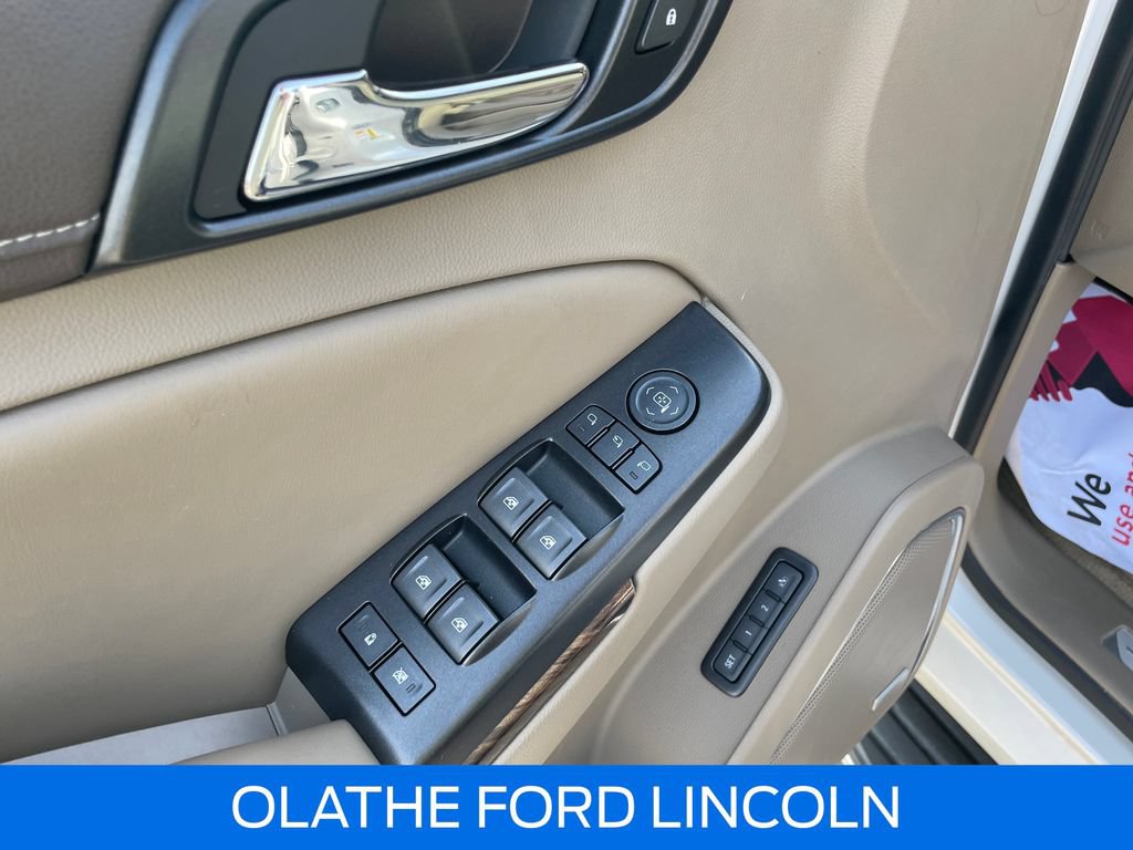 Used 2017 GMC Yukon SLT w/ Premium Edition AWD/4WD image 15