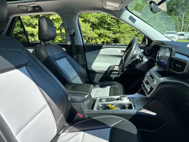 Certified 2023 Ford Explorer XLT w/ Equipment Group 202A AWD/4WD image 17