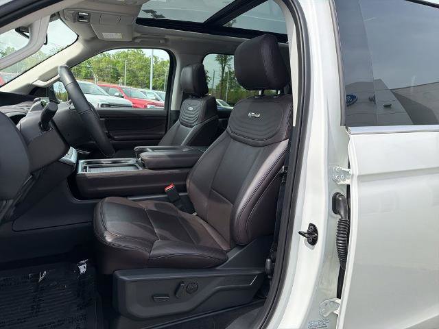 Certified 2025 Ford Expedition Platinum w/ Platinum Ultimate Package AWD/4WD image 10