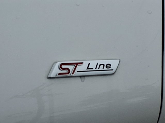Certified 2025 Ford Explorer ST-Line AWD/4WD image 4