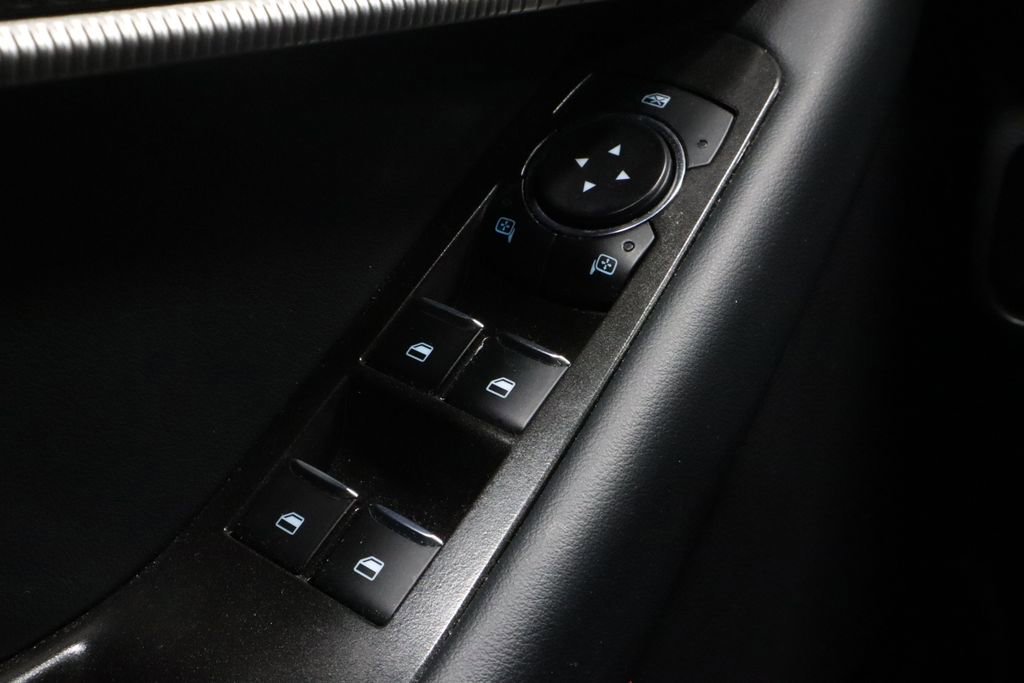 Certified 2025 Ford Explorer ST-Line w/ ST-Line Street Pack image 25