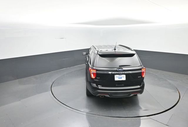 Certified 2018 Ford Explorer XLT w/ Equipment Group 201A AWD/4WD image 29