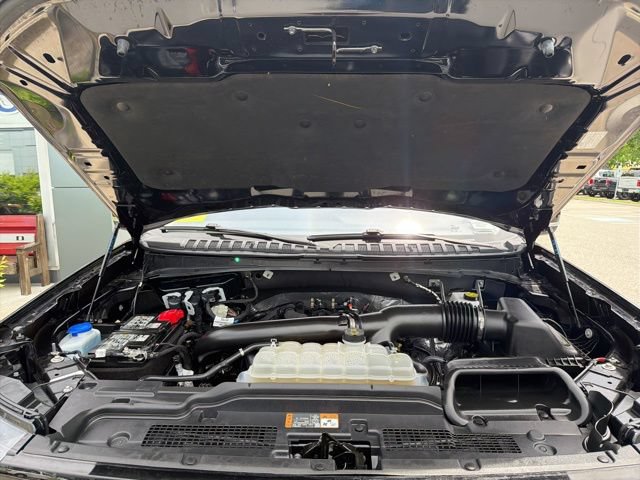 Certified 2025 Ford Expedition Active AWD/4WD image 11