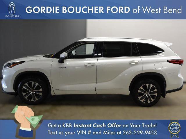 Used 2020 Toyota Highlander XLE AWD/4WD image 2
