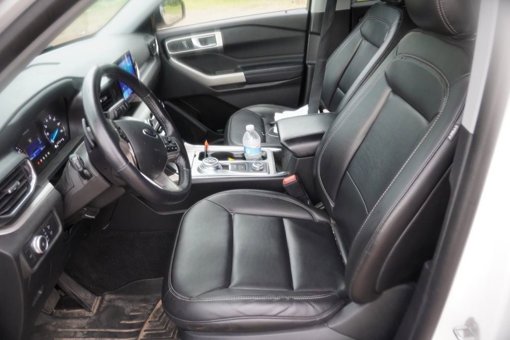 Certified 2020 Ford Explorer XLT w/ Equipment Group 202A AWD/4WD image 5