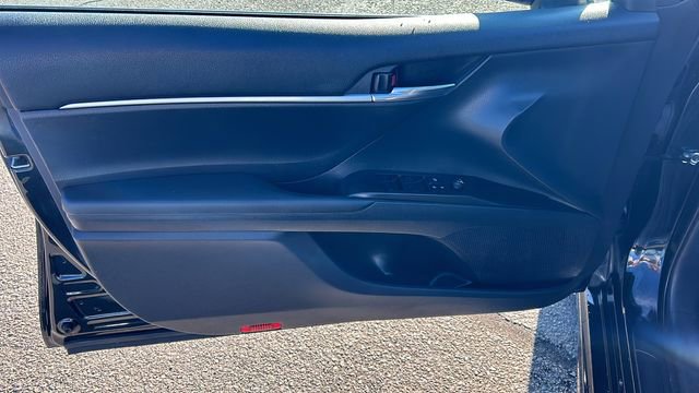 Used 2023 Toyota Camry SE image 16
