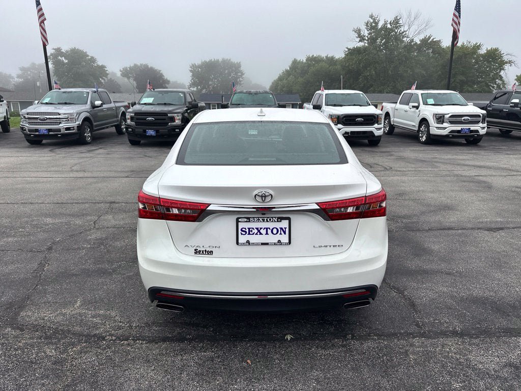 Used 2018 Toyota Avalon Limited w/ Carpet Mat Package FWD image 6