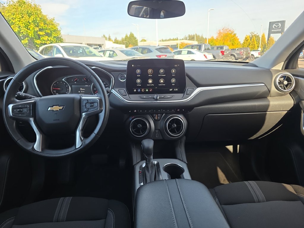 Used 2025 Chevrolet Blazer LT AWD/4WD image 6