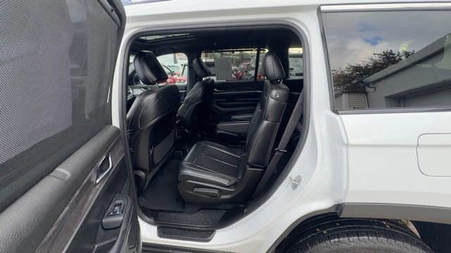 Used 2024 Jeep Grand Cherokee L Limited w/ Luxury Tech Group II image 20