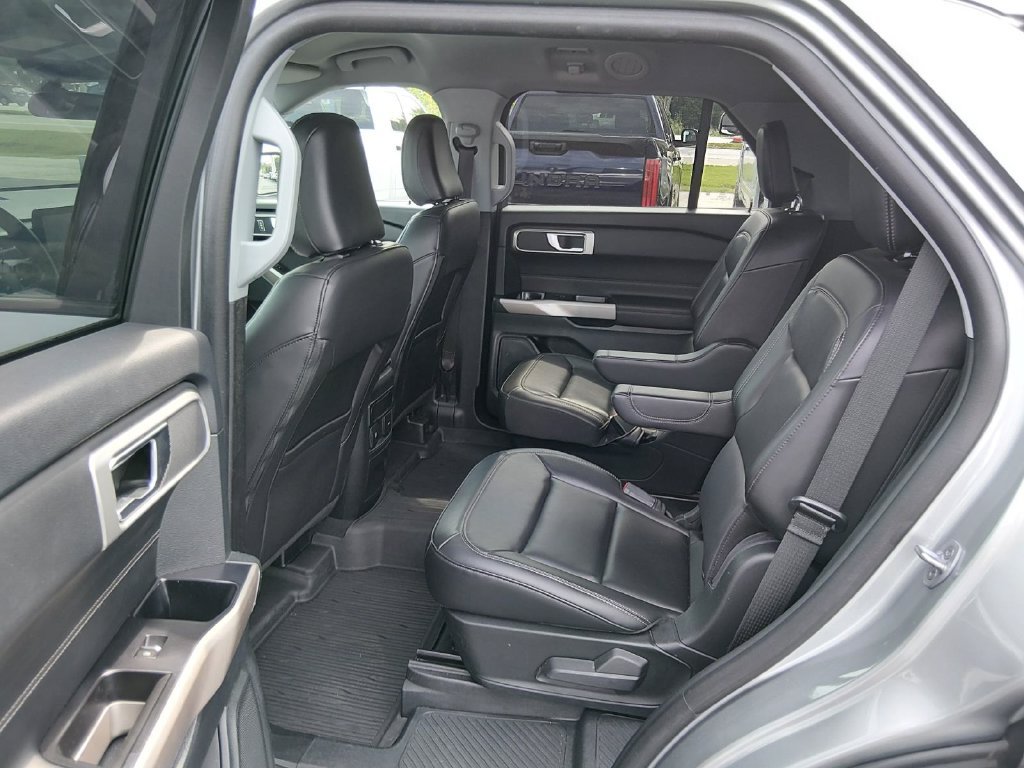 Certified 2023 Ford Explorer XLT w/ Equipment Group 202A RWD image 12