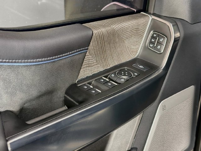 Certified 2025 Ford F250 Platinum AWD/4WD image 21