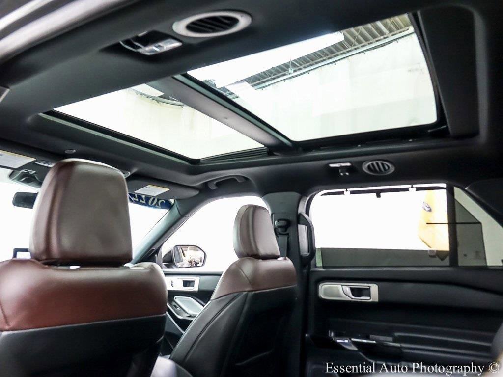 Certified 2022 Ford Explorer Platinum w/ Equipment Group 601A image 13