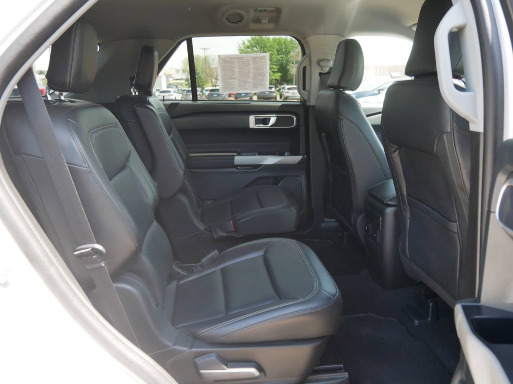 Certified 2024 Ford Explorer XLT AWD/4WD image 13