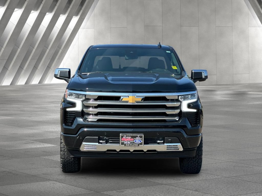 Used 2024 Chevrolet Silverado 1500 High Country w/ Technology Package AWD/4WD image 8