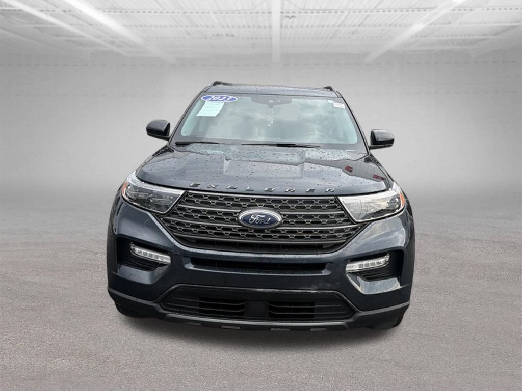 Certified 2023 Ford Explorer XLT w/ Equipment Group 202A AWD/4WD image 3