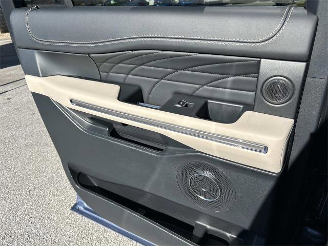 Certified 2022 Ford Expedition Max Platinum image 18