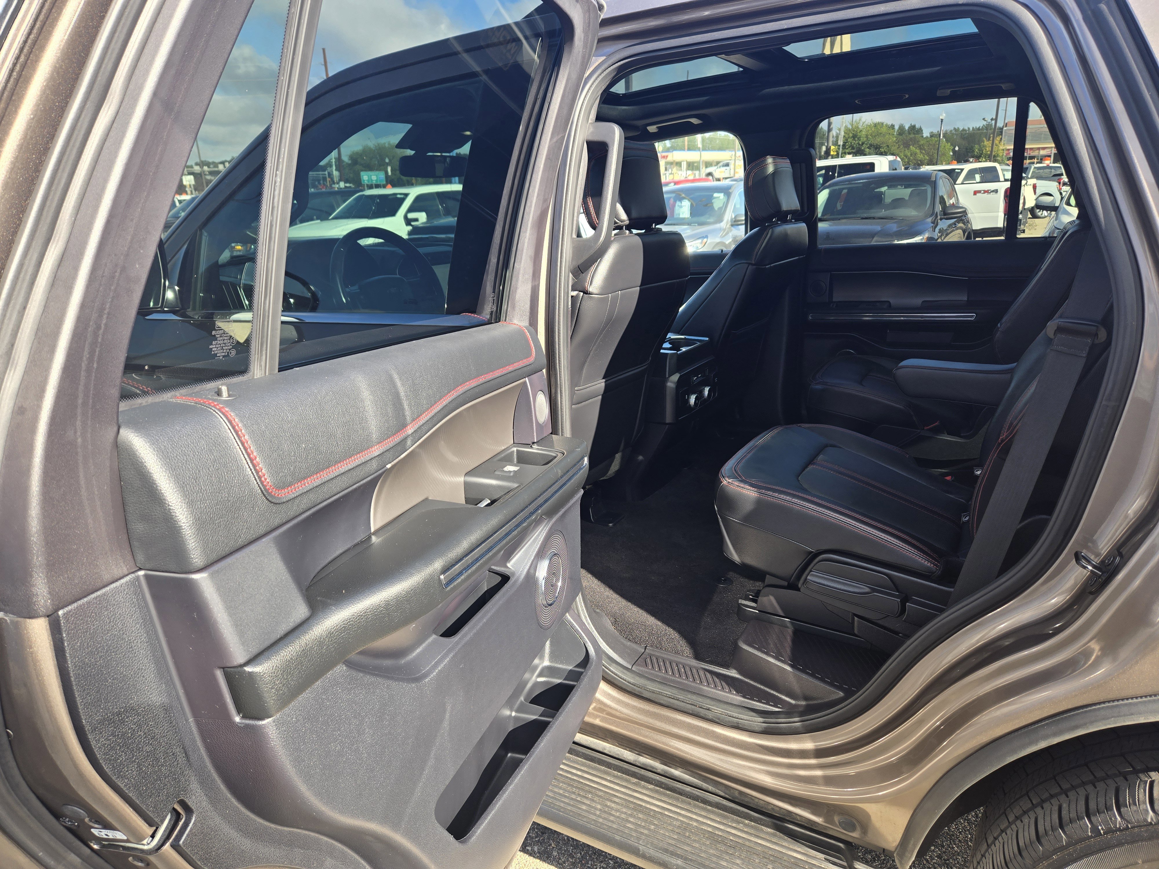 Certified 2019 Ford Expedition Limited w/ Equipment Group 303A image 15