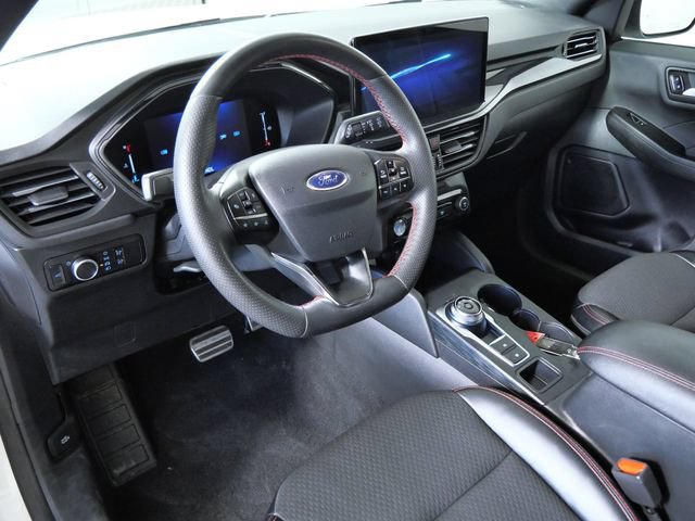 Certified 2024 Ford Escape ST-Line w/ Tech Pack #1 AWD/4WD image 3