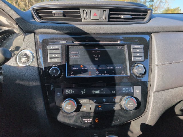 Used 2018 Nissan Rogue SV AWD/4WD image 37
