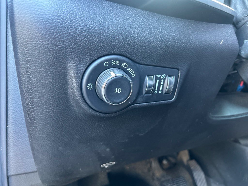 Used 2023 Jeep Compass Limited AWD/4WD image 17