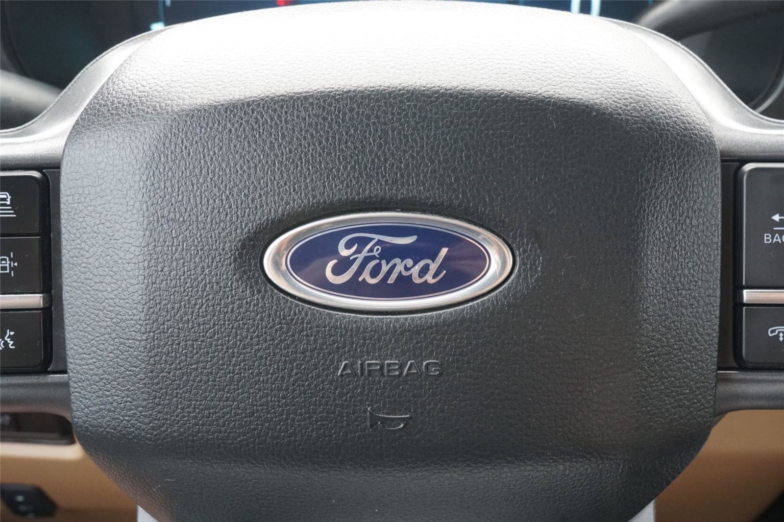 Certified 2023 Ford F450 Lariat w/ Lariat Ultimate Package AWD/4WD image 15