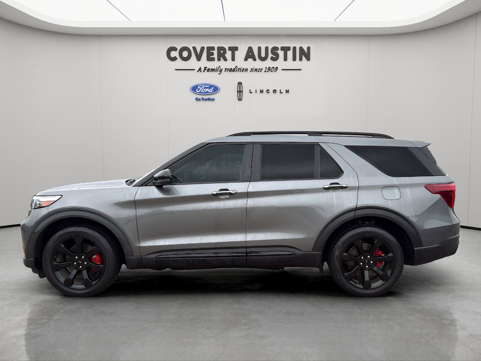 Certified 2023 Ford Explorer ST w/ Equipment Group 401A AWD/4WD image 2