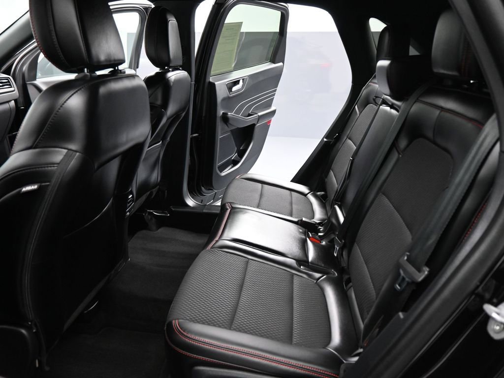 Certified 2025 Ford Escape ST-Line image 19