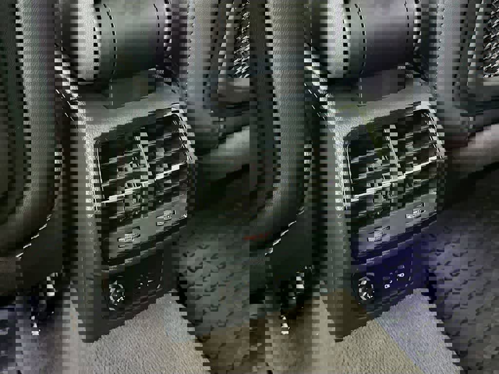 Used 2020 Audi Q3 2.0T Premium Plus w/ Premium Plus Package image 16