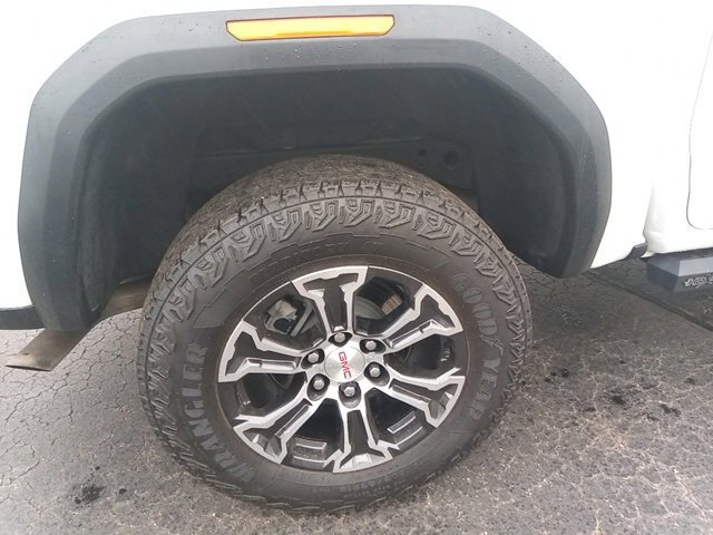 Used 2023 GMC Canyon AT4 image 9