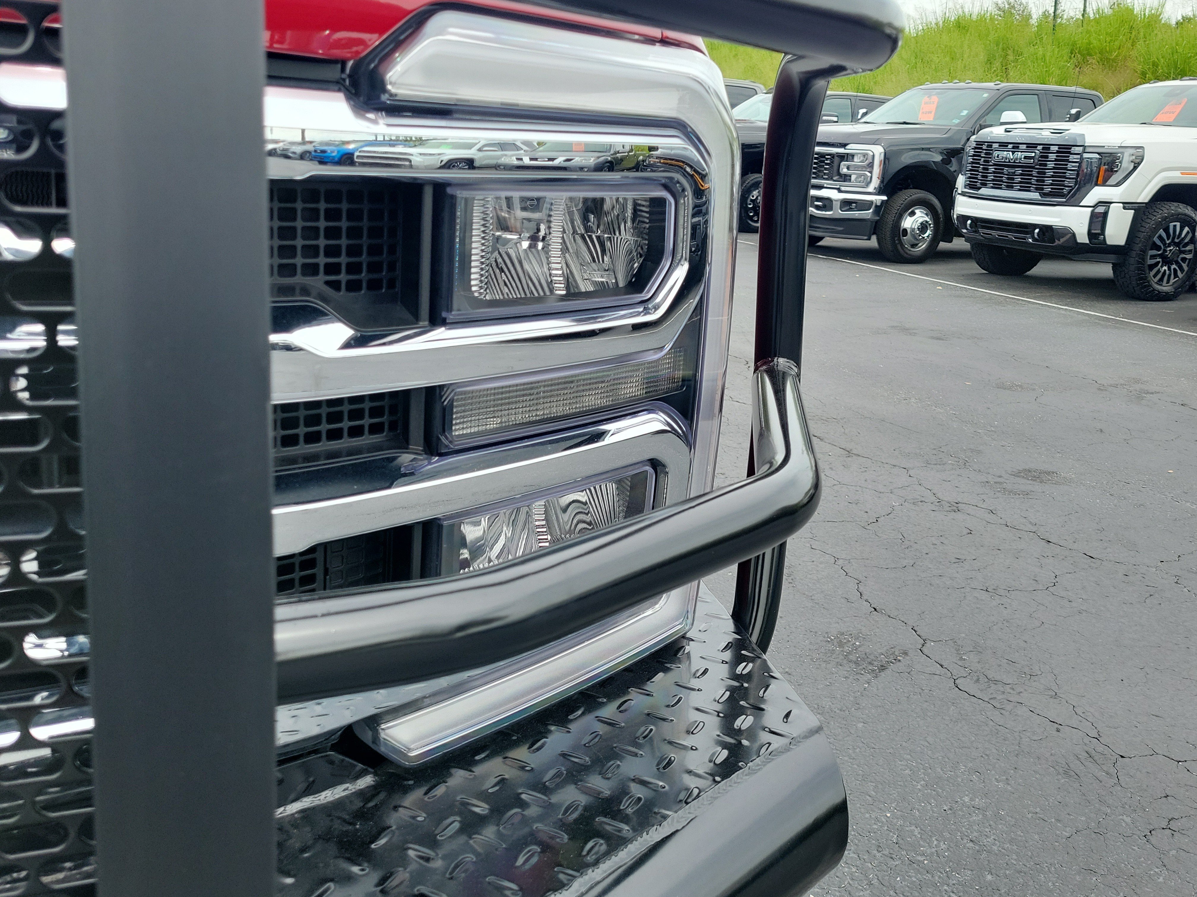 Certified 2025 Ford F250 Lariat w/ FX4 Off-Road Package AWD/4WD image 3
