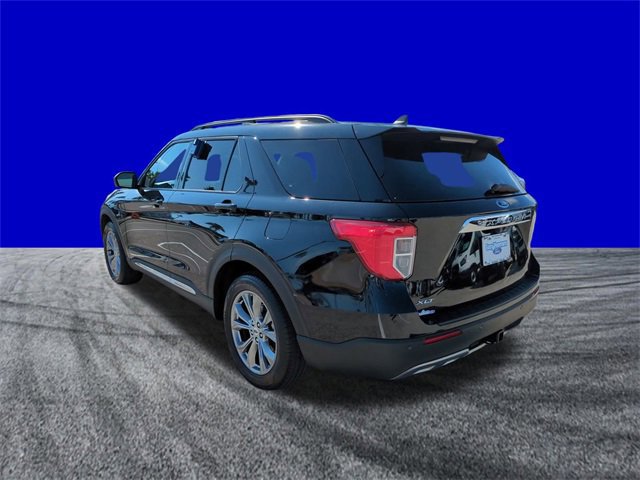 Certified 2022 Ford Explorer XLT w/ Equipment Group 202A image 3