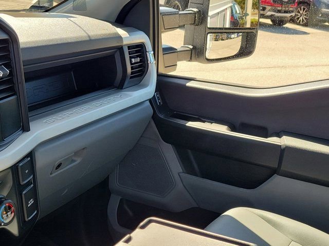 Certified 2023 Ford F250 XL w/ XL Chrome Package image 19