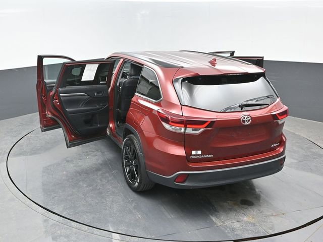 Used 2019 Toyota Highlander SE AWD/4WD image 25