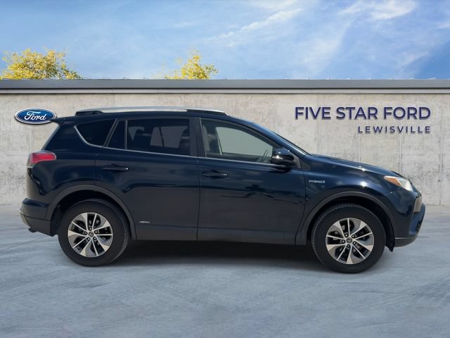 Used 2018 Toyota RAV4 XLE w/ Convenience Package AWD/4WD image 9