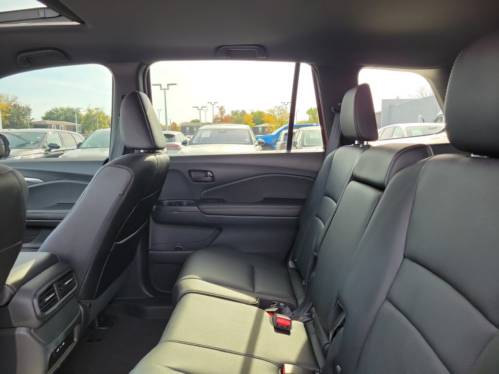 Used 2025 Honda Passport EX-L image 15