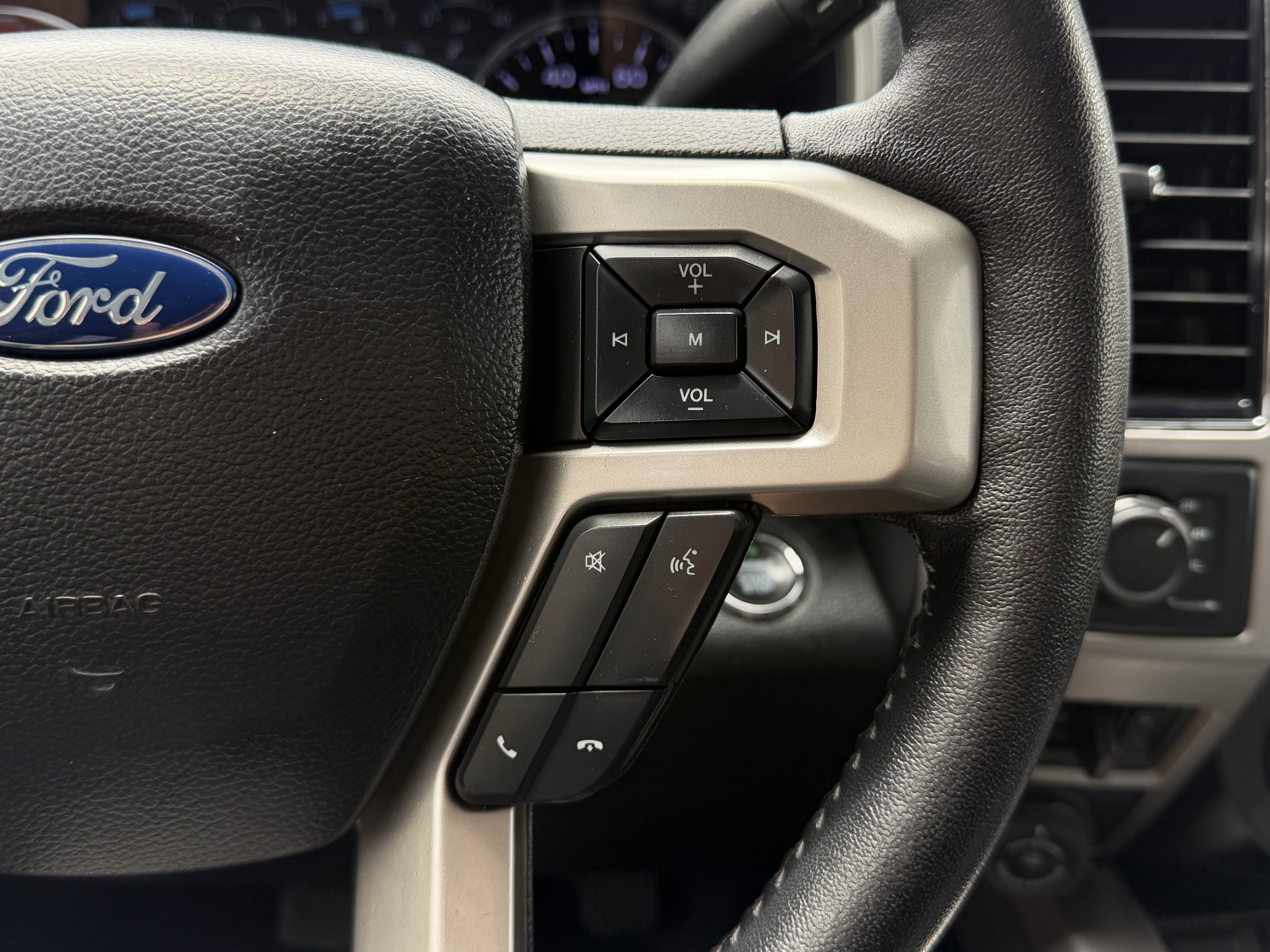Certified 2020 Ford F250 Lariat w/ Lariat Ultimate Package AWD/4WD image 18
