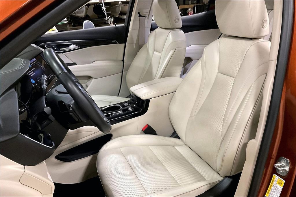 Used 2021 Buick Envision Essence w/ Technology Package I AWD/4WD image 23