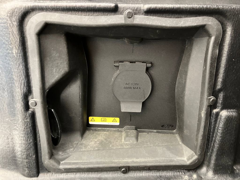 Certified 2023 Ford F150 Lariat image 30