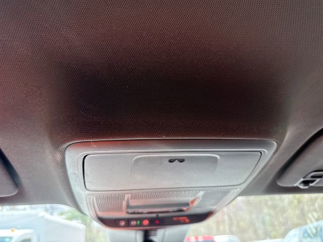 Used 2025 Chevrolet Traverse LT image 29