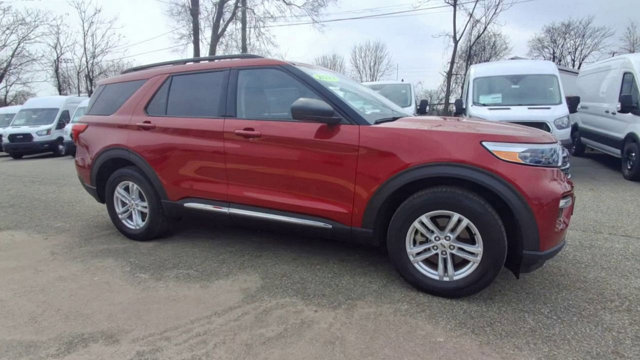Certified 2022 Ford Explorer XLT w/ Equipment Group 202A image 2