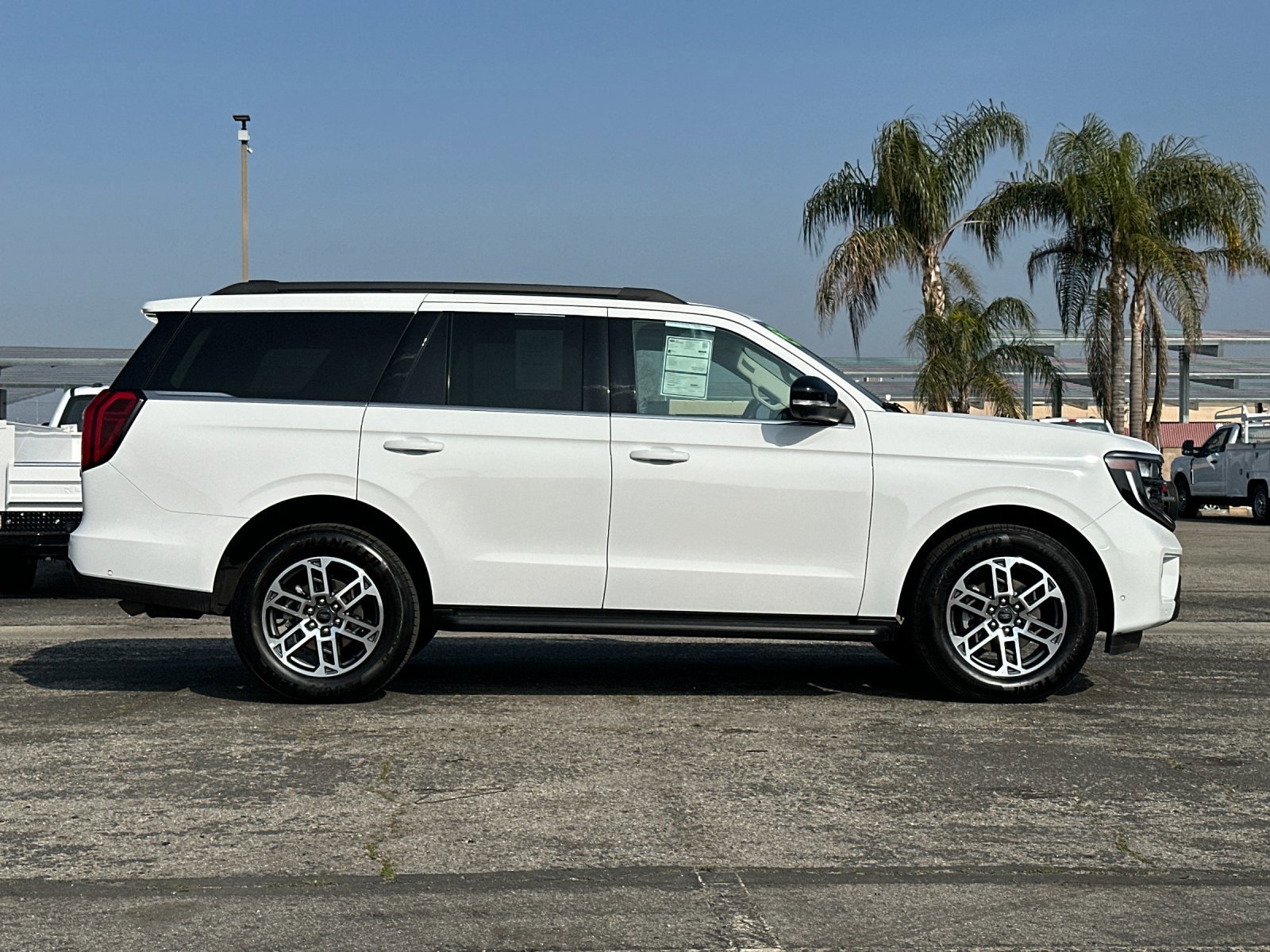 Certified 2025 Ford Expedition Active image 6