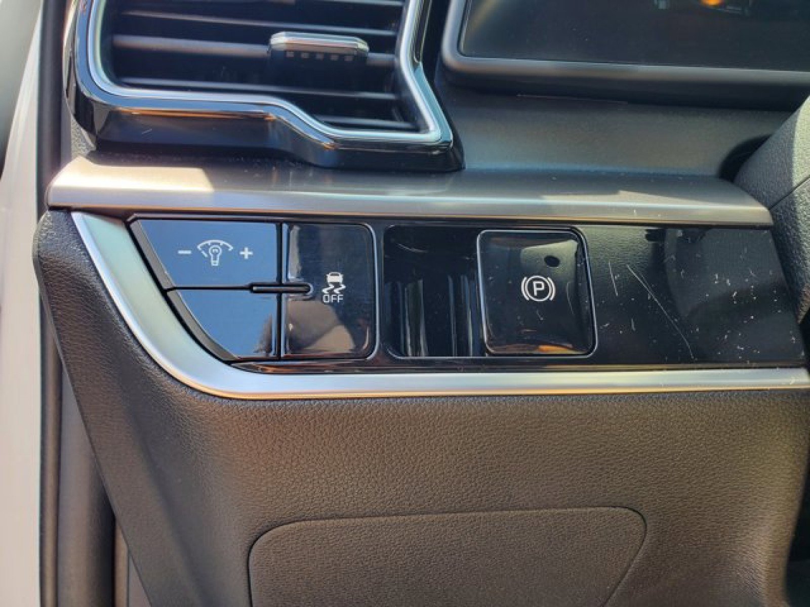 Used 2024 Kia Sportage EX AWD/4WD image 15
