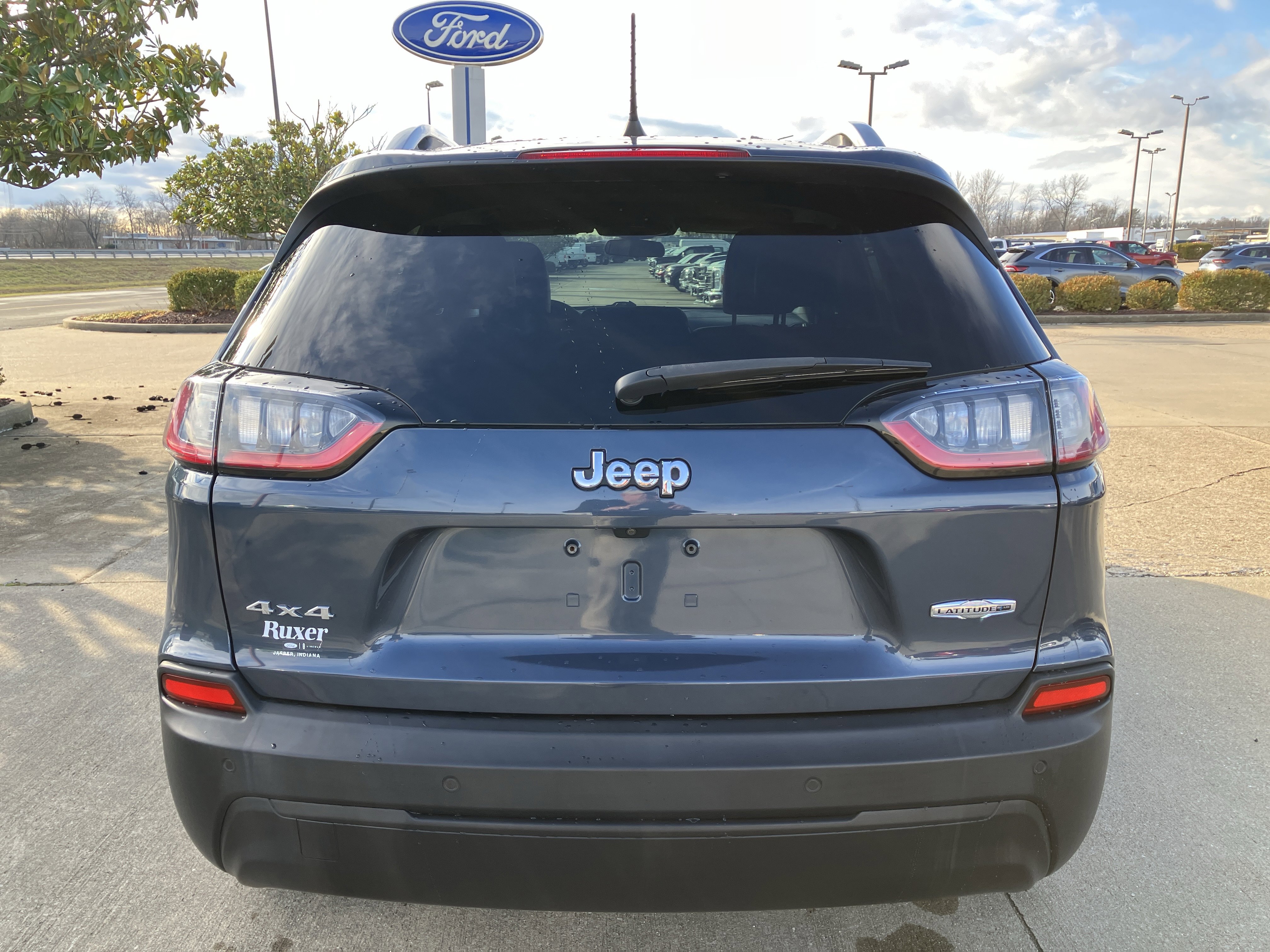Used 2020 Jeep Cherokee Latitude Plus image 5