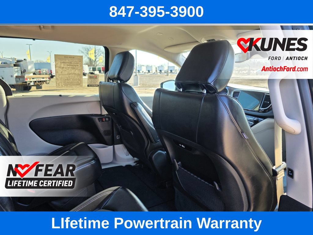 Used 2024 Chrysler Pacifica Touring-L FWD image 26