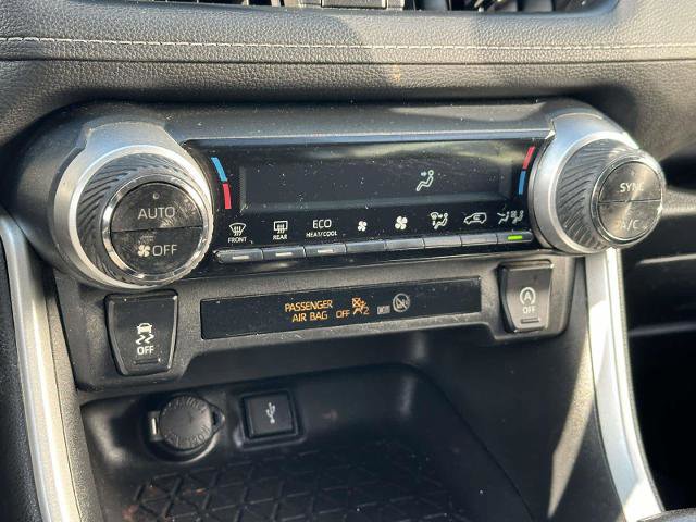 Used 2021 Toyota RAV4 XLE AWD/4WD image 36
