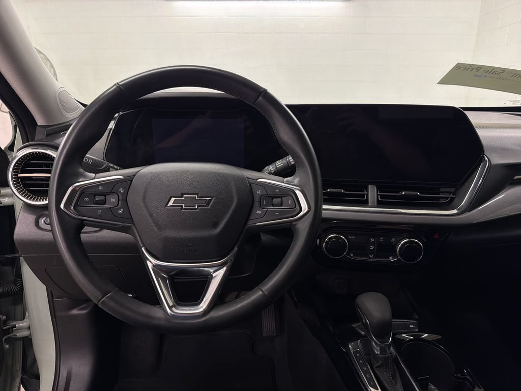 Used 2025 Chevrolet Trax ACTIV w/ Driver Confidence Package FWD image 9